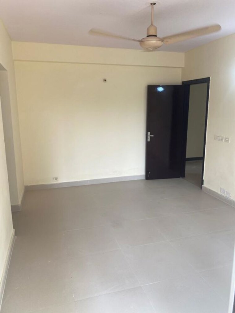 Room, bptp-park-grandeura 3.5 Bedroom 2032 Sq.Ft. Apartment In Sector 82 Faridabad 10006884