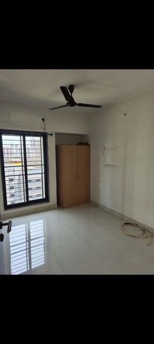 Room in 1.5 BHK Apartment at Chandiwala Pearl Heaven, Andheri East – for Rent