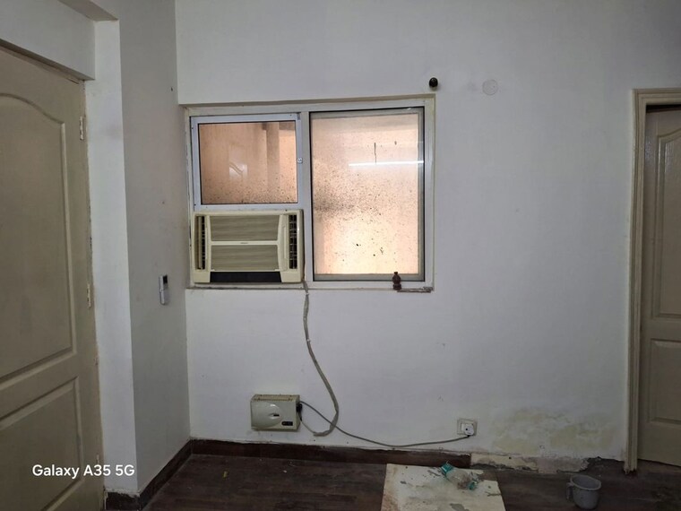 Kitchen, paras-tierea 3 Bedroom 1660 Sq.Ft. Apartment In Sector 137 Noida 10007055