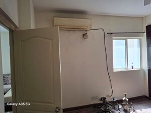 Room in 3 BHK Apartment at Paras Tierea, Sector 137 – for Rent