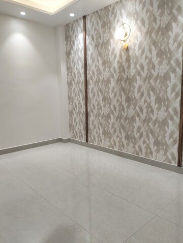 Room in 3 BHK Builder Floor at Malviya Nagar – for Sale