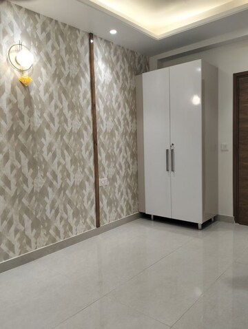 Room in 3 BHK Builder Floor at Malviya Nagar – for Sale