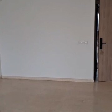 Room in 3 BHK Apartment at DLF Gardencity Enclave, Sector 93 – for Rent
