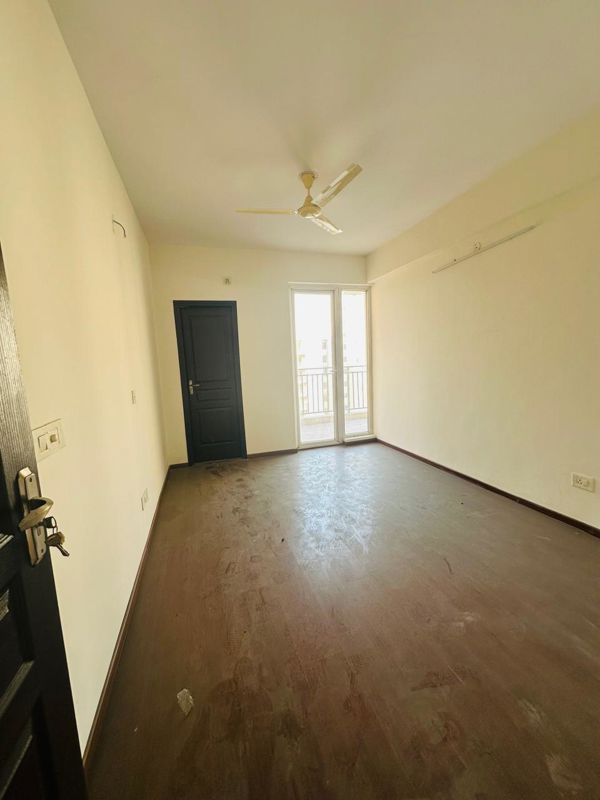 3 BHK + Study Room Apartment For Rent in DLF Gardencity Enclave