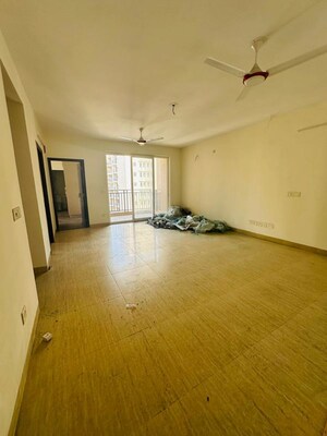 Room in 3 BHK Apartment at DLF Gardencity Enclave, Sector 93 – for Rent