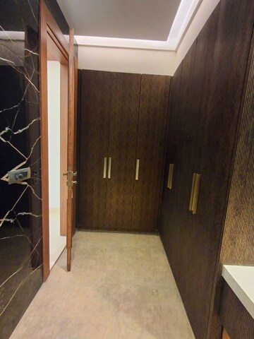 Furnished Amenities in 4 BHK Builder Floor at South City 1 – for Sale