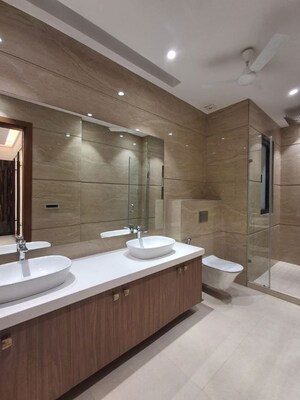 Building Lobby in 4 BHK Builder Floor at South City 1 – for Sale