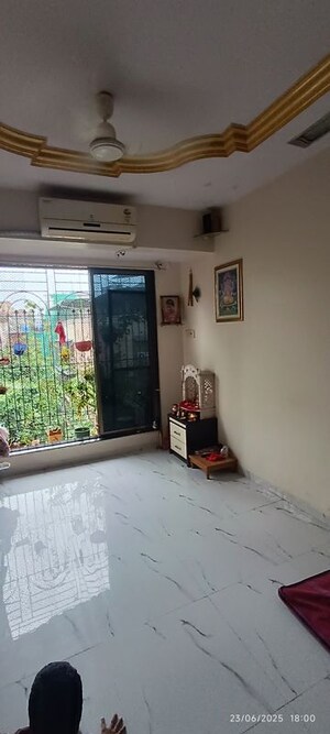 Living Room in 4 BHK Independent House at Nerul Sector 18a – for Sale