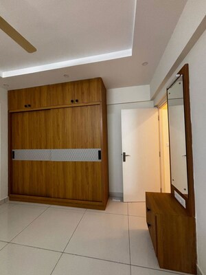 Room in 2 BHK Apartment at Shriram Luxor, Hennur Road – for Rent