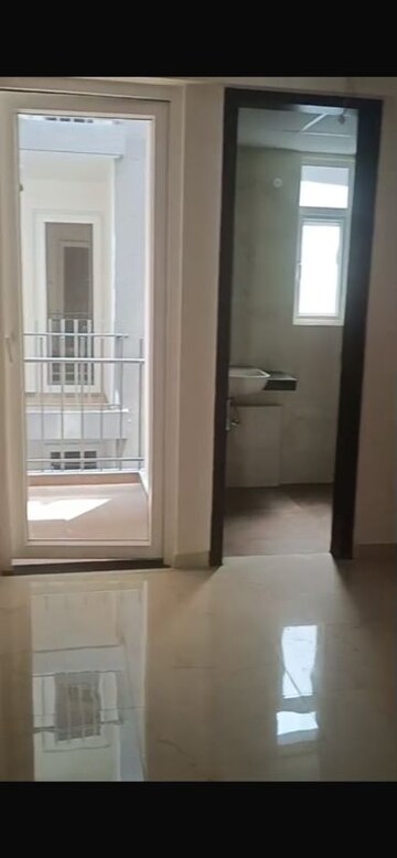 Room in 3.5 BHK Builder Floor at Smart World Gems, Sector 89 – for Rent