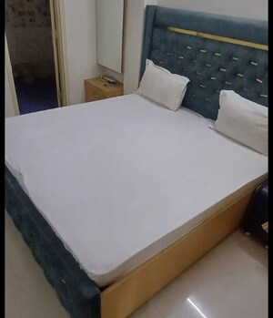 Bedroom in 2 BHK Builder Floor at Sector 27 – for Rent