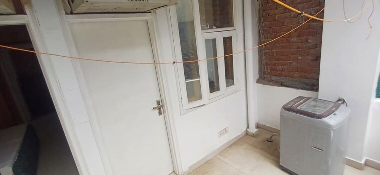 Balcony, sector 27 2 Bedroom 1050 Sq.Ft. Builder Floor In Sector 27 Gurgaon 10007093