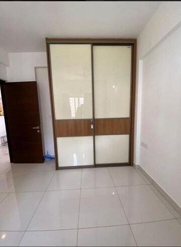 Furnished Amenities in 2 BHK Apartment at Mantri Webcity, Hennur – for Rent