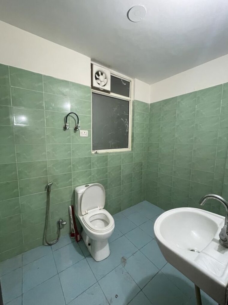 Bathroom, saket 2 Bedroom 1001 Sq.Ft. Builder Floor In Saket Delhi 10007234