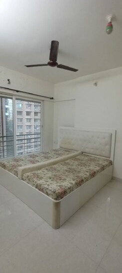2 BHK Apartment For Rent in Gurukrupa Marina Enclave