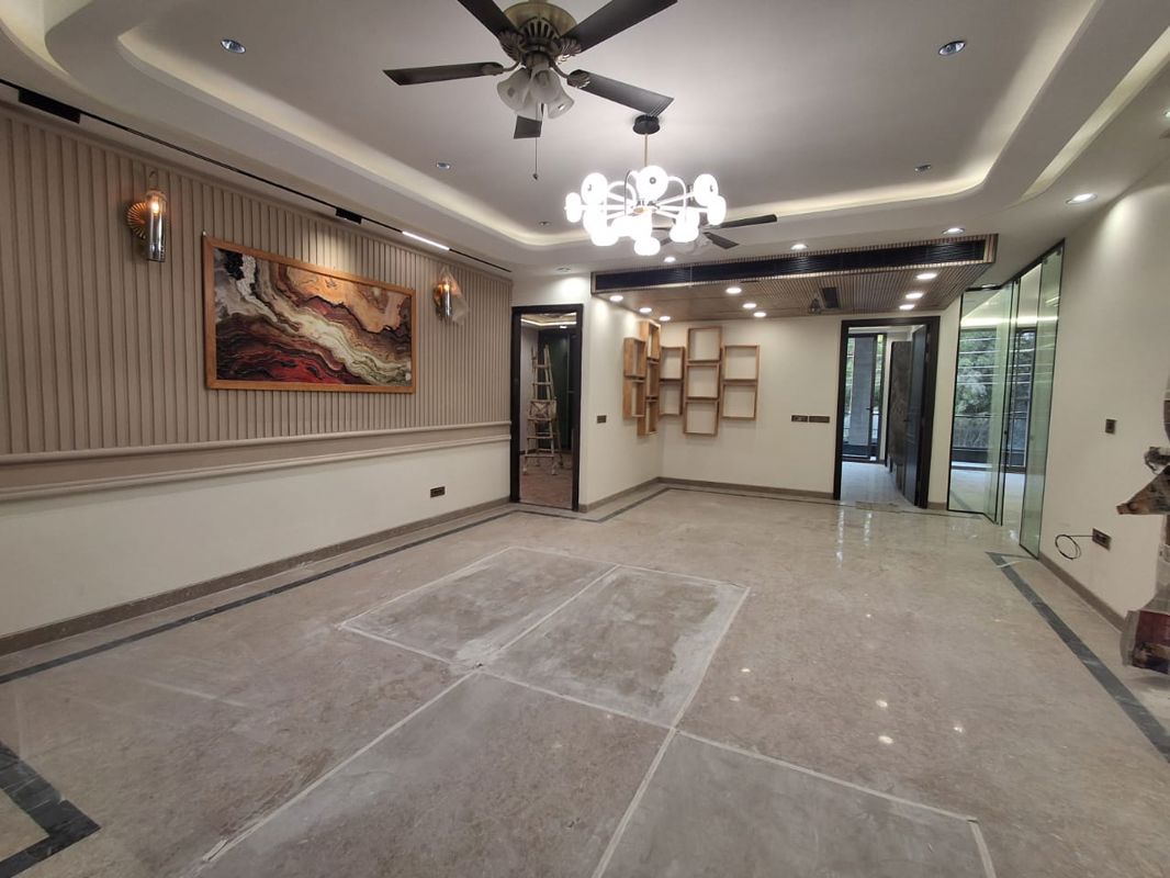 4 BHK + Servant Room Builder Floor For Sale in South City 1