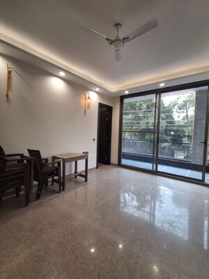 Room in 4 BHK Builder Floor at South City 1 – for Sale