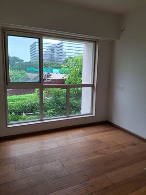 Room in 1 BHK Apartment at Godrej The Trees, Vikhroli East – for Sale