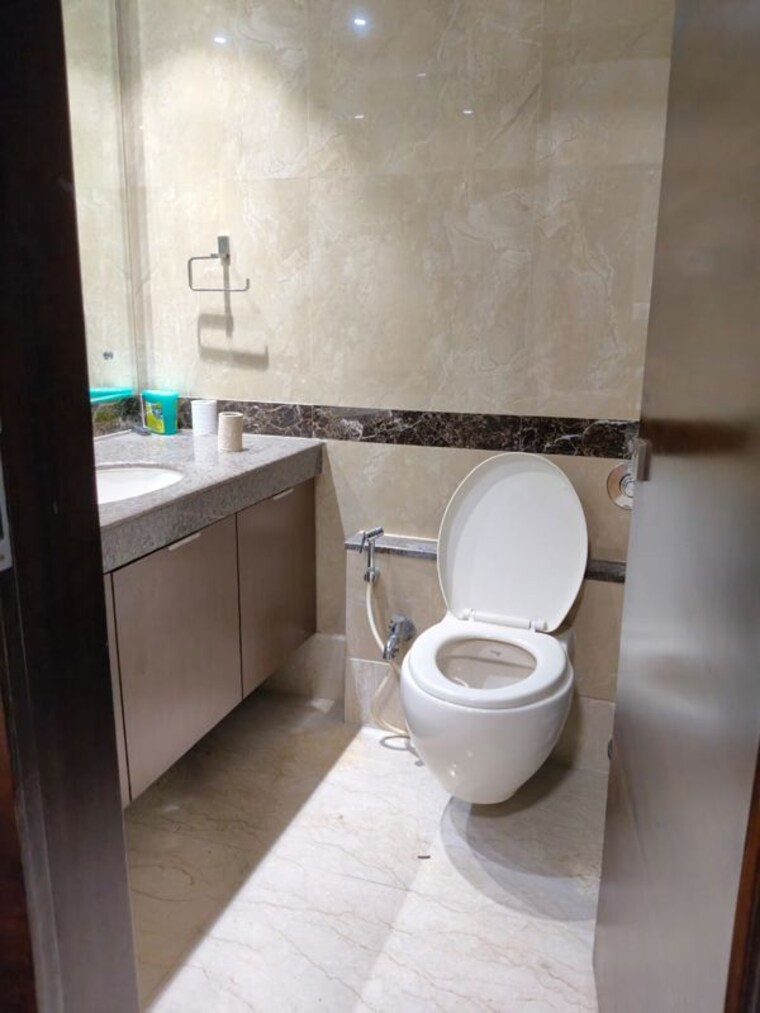 Bathroom, amboli 2 Bedroom 948 Sq.Ft. Builder Floor In Amboli Mumbai 10007294
