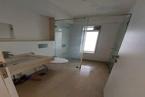 Room in 1 BHK Apartment at Godrej The Trees, Vikhroli East – for Sale