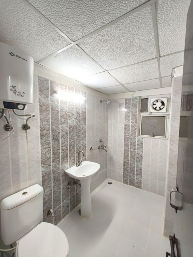 Bathroom, gardenia-gateway 2 Bedroom 1045 Sq.Ft. Apartment In Sector 75 Noida 10007522
