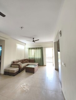 2 BHK Apartment For Rent in Gardenia Gateway