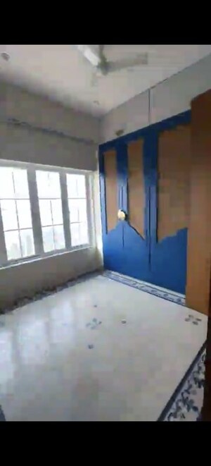 Room in 2 BHK Apartment at Samartha Sampada, Andheri West – for Rent