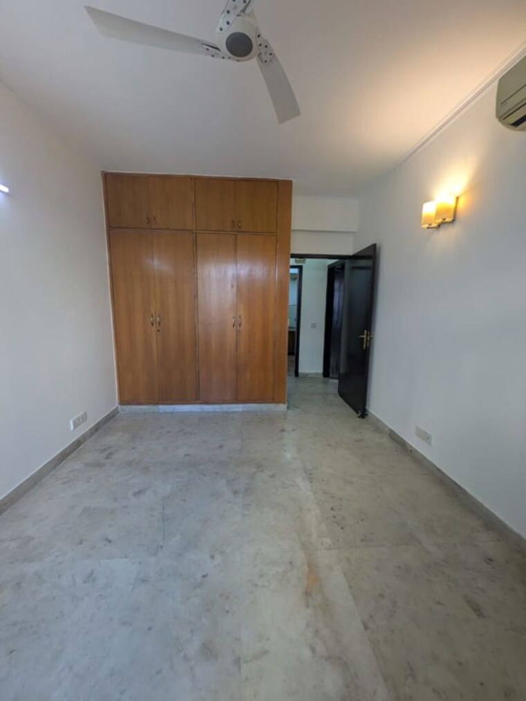 Room, sector 28 2 Bedroom 1210 Sq.Ft. Apartment In Sector 28 Gurgaon 10007518