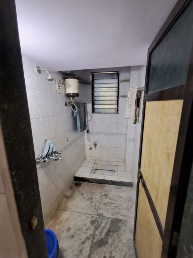 Bathroom, gokul nagar 2 Bedroom 780 Sq.Ft. Apartment In Gokul Nagar Thane 10007621