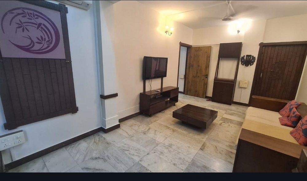 1 BHK + Pooja Room Apartment For Rent in Bandra West