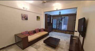 Bedroom in 1 BHK Apartment at Bandra West – for Rent