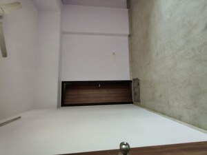 Furnished Amenities in 1 BHK Apartment at Lodha Amara, Kolshet Road – for Rent