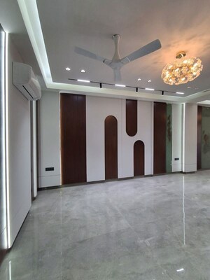 Bedroom in 3 BHK Builder Floor at Sector 57 – for Sale