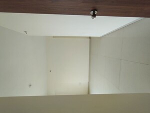 Room in 3.5 BHK Apartment at Raj Tattva, Kapur Bawdi – for Sale