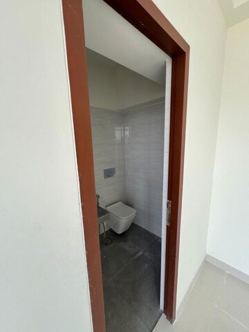 Attached Bathroom in 2 BHK Apartment at Malad East – for Rent