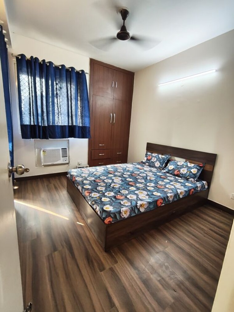 Bedroom, jaypee-greens-kosmos 2 Bedroom 950 Sq.Ft. Apartment In Sector 134 Noida 10007800