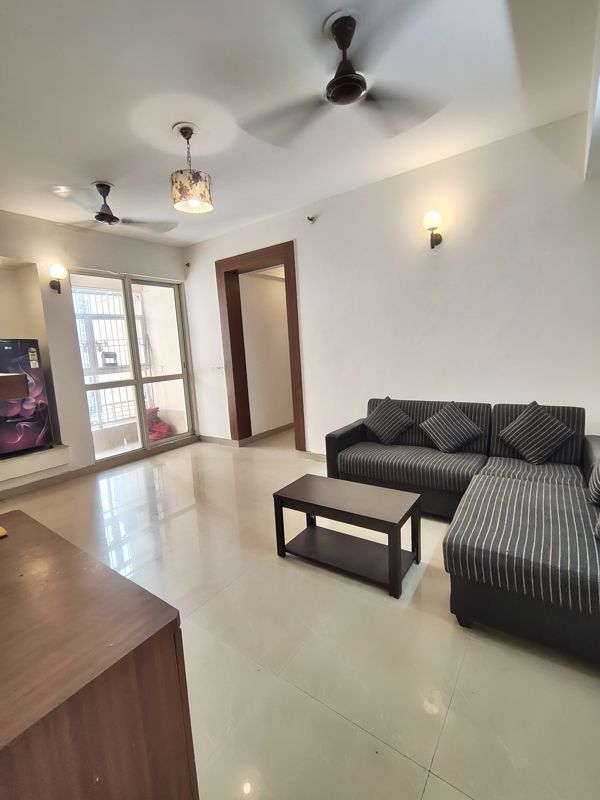 2 BHK Apartment For Rent in Jaypee Greens Kosmos