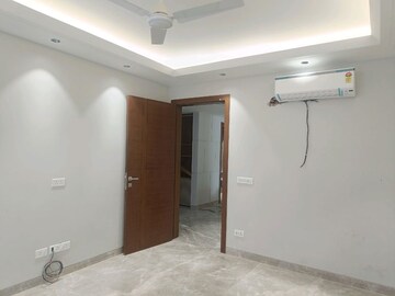 Room in 3 BHK Builder Floor at Chittaranjan Park – for Sale