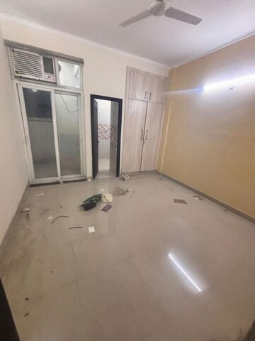 Room in 3 BHK Villa at Amrapali Dream Valley, Tech Zone 4 Greater Noida – for Sale