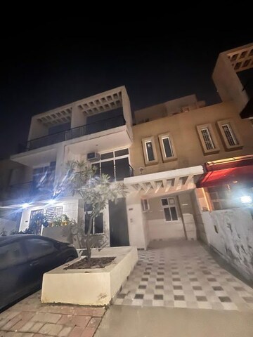 3 BHK Villa – Exterior View View at Amrapali Dream Valley, Tech Zone 4 Greater Noida - for Sale