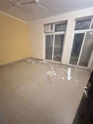 Room in 3 BHK Villa at Amrapali Dream Valley, Tech Zone 4 Greater Noida – for Sale