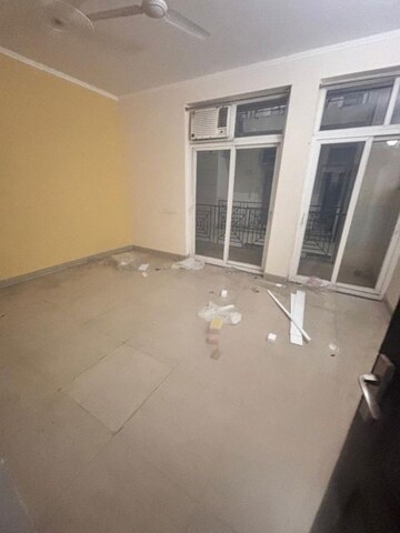 Room in 3 BHK Villa at Amrapali Dream Valley, Tech Zone 4 Greater Noida – for Sale