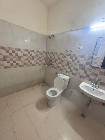 Bathroom in 3 BHK Villa at Amrapali Dream Valley, Tech Zone 4 Greater Noida – for Sale