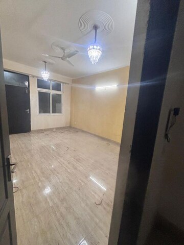 Bathroom in 3 BHK Villa at Amrapali Dream Valley, Tech Zone 4 Greater Noida – for Sale