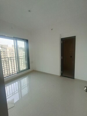 Room in 1 BHK Apartment at Gulmohar CHS Goregaon, Goregaon West – for Rent