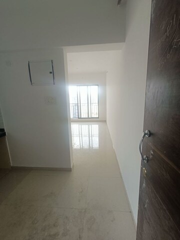 Room in 1 BHK Apartment at Gulmohar CHS Goregaon, Goregaon West – for Rent