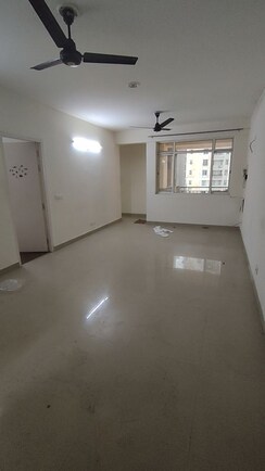 3 BHK + Servant Room Apartment For Rent in Jaypee Greens Kosmos