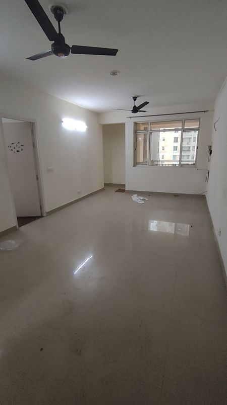 3 BHK + Servant Room Apartment For Rent in Jaypee Greens Kosmos