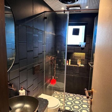 Furnished Amenities in 2 BHK Apartment at Andheri West – for Sale