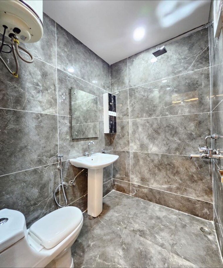 Bathroom, indrapuram 3 Bedroom 1450 Sq.Ft. Builder Floor In Indrapuram Ghaziabad 10008004